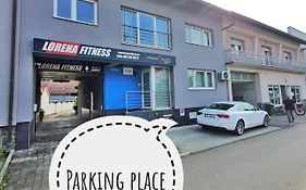 Apartment Anna - Free Pickup From Or Dropoff To Zagreb Airport At Any Time, Please Give Three Days Advance Notice - Long-Term Parking With Airport Transport Possibility