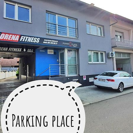 Apartment Anna: Airport Transfer & EV-Friendly Extended Stay Velika Gorica Exterior photo